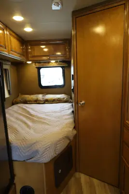 2016 Thor Motor Coach Siesta 24SA Sprinter photo 12
