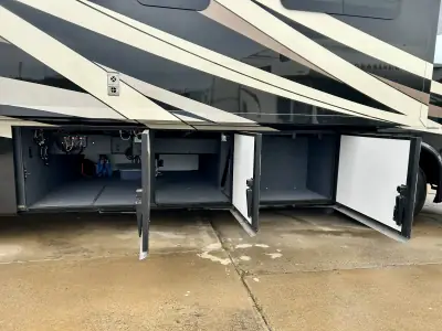 2020 Newmar Kountry Star 3717 photo 25