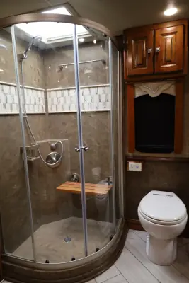 2015 Tiffin Motorhomes Allegro Bus 40SP photo 16
