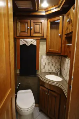 2015 Tiffin Motorhomes Allegro Bus 40SP photo 10