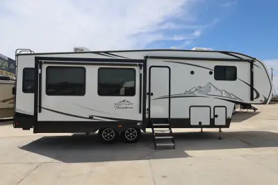 2021 East To West Tandara 285RL