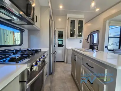 2022 Palomino Columbus C-Series 299RLC photo 12