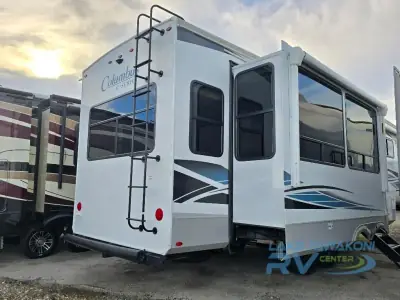 2022 Palomino Columbus C-Series 299RLC photo 5