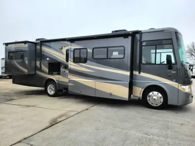 2012 Itasca Sunova 33C