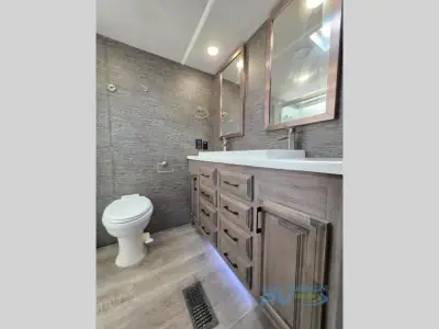2020 Forest River Cedar Creek Champagne Edition 38ERD photo 21