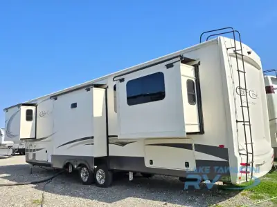 2020 Forest River Cedar Creek Champagne Edition 38ERD photo 5