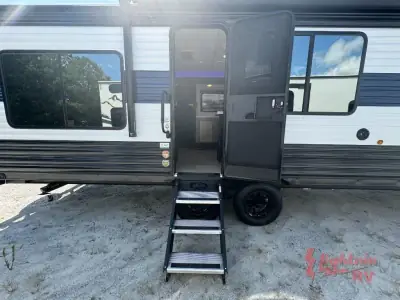 2025 Forest River CHEROKEE GREY WOLF 27LH photo 11