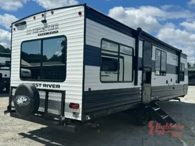 2025 Forest River CHEROKEE GREY WOLF 27LH photo 8