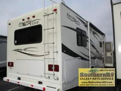 2011 Thor Motor Coach Freedom Elite 28U photo 3