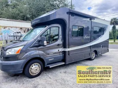 2018 Winnebago Fuse 23A photo 2