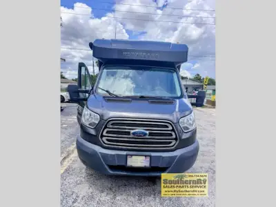 2018 Winnebago Fuse 23A photo 3