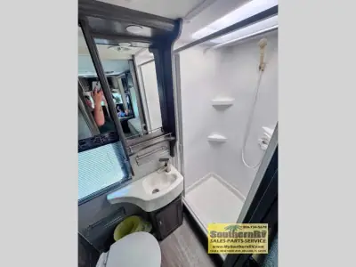2018 Winnebago Fuse 23A photo 9