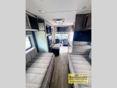 2018 Winnebago Fuse 23A photo 6