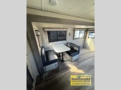 2022 Coachmen Catalina Legacy 303RKDS photo 7