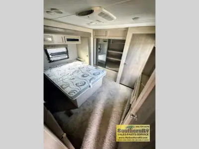 2022 Coachmen Catalina Legacy 303RKDS photo 10