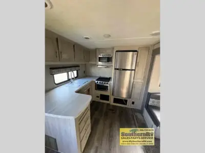 2022 Coachmen Catalina Legacy 303RKDS photo 5