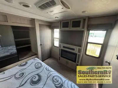 2022 Coachmen Catalina Legacy 303RKDS photo 11