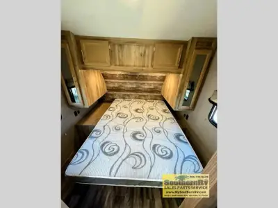 2020 Coachmen Catalina Trail Blazer 26TH photo 9