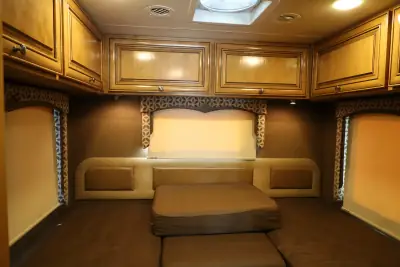 2015 Thor Motor Coach Siesta 24ST Sprinter photo 15