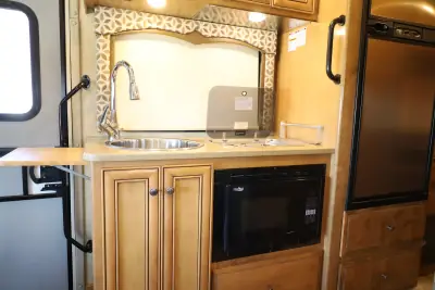 2015 Thor Motor Coach Siesta 24ST Sprinter photo 11