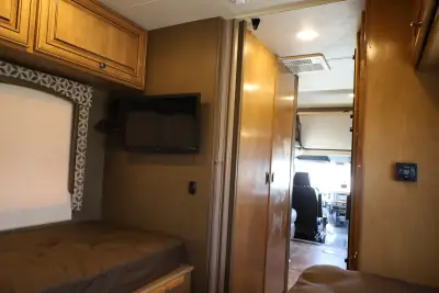 2015 Thor Motor Coach Siesta 24ST Sprinter photo 17