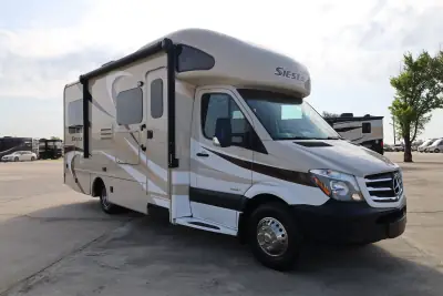 2015 Thor Motor Coach Siesta 24ST Sprinter photo 2