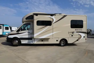 2015 Thor Motor Coach Siesta 24ST Sprinter photo 4