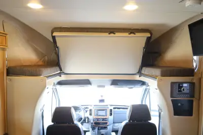 2015 Thor Motor Coach Siesta 24ST Sprinter photo 21