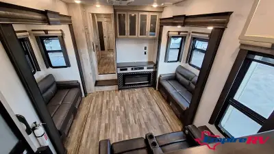 2023 Keystone Alpine 3790FK photo 6