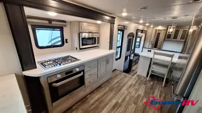 2023 Keystone Alpine 3790FK photo 15