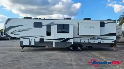 2023 Keystone Alpine 3790FK photo 3