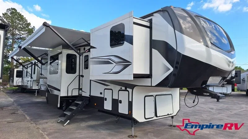 2023 Keystone Alpine 3790FK exterior