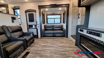 2023 Keystone Alpine 3790FK photo 11