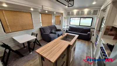 2022 Forest River Crusader 382MBH photo 10