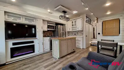 2022 Forest River Crusader 382MBH photo 9