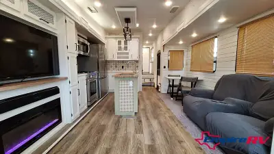 2022 Forest River Crusader 382MBH photo 8