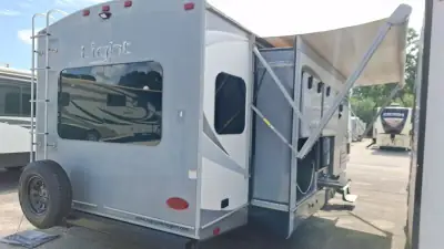 2018 Highland Ridge LIGHT 275RLS photo 4