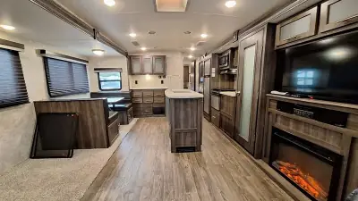 2018 Highland Ridge LIGHT 275RLS photo 8
