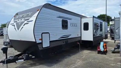 2021 Palomino Puma 32bhqs photo 2