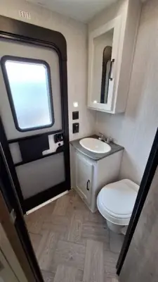 2021 Palomino Puma 32bhqs photo 9