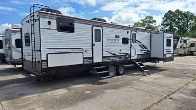 2021 Palomino Puma 32bhqs photo 4