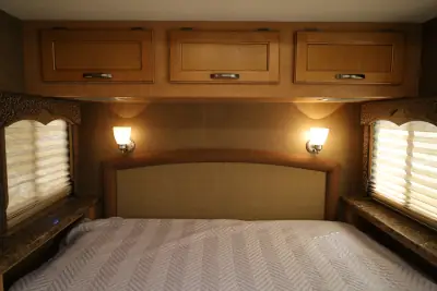2015 Thor Motor Coach Four Winds 26A photo 13