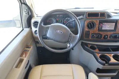 2015 Thor Motor Coach Four Winds 26A photo 22