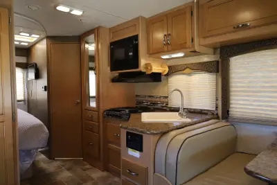 2015 Thor Motor Coach Four Winds 26A photo 11