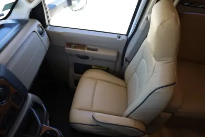 2015 Thor Motor Coach Four Winds 26A photo 21