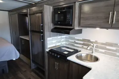 2018 Holiday Rambler Reno 29M photo 12