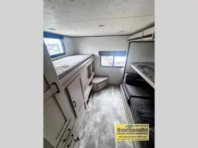 2022 Coachmen Apex Ultra-Lite 300BHS photo 13