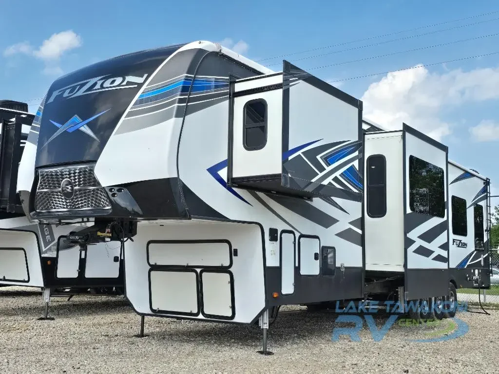 2020 Keystone Fuzion 430 exterior
