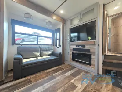 2020 Keystone Fuzion 430 photo 9