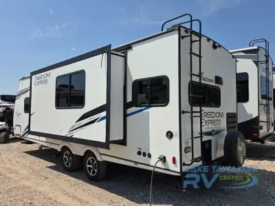 2022 Coachmen Freedom Express Ultra Lite 246RKS photo 4